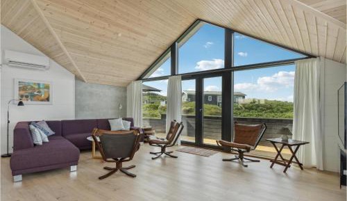 Three-Bedroom Holiday Home 