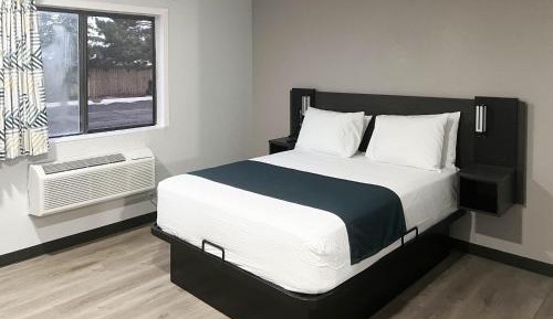Queen Room - Disability Access - Non-Smoking