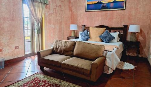 Deluxe King Suite