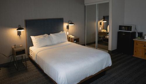 Queen Room - Hearing Accessible