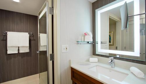 King Room with Spa Bath and Balcony