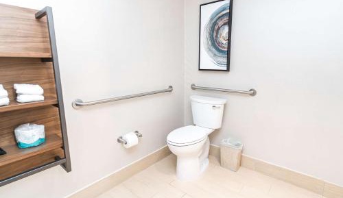King Room with Tub - Mobility and Hearing Access