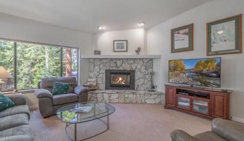 Three-Bedroom Holiday Home 