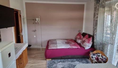 Apartment with Balcony - R2