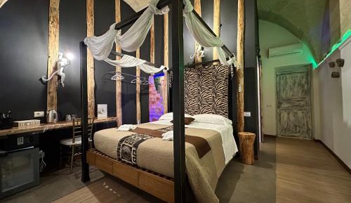 Queen Suite with Spa Bath