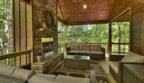 Three-Bedroom Holiday Home 