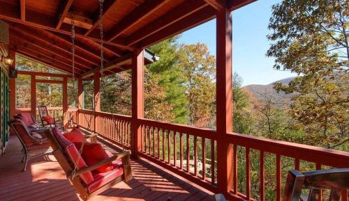 Three-Bedroom Holiday Home 
