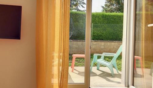 Apartment with Garden View