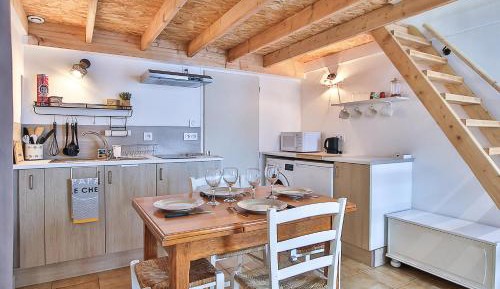 Superior One-Bedroom Apartment