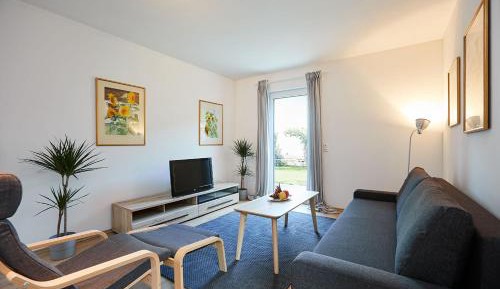 Apartment with Garden View