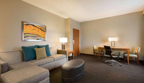 Two Room Corner Premium Suite - Non-Smoking
