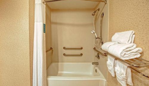 King Room with Accessible Tub - Mobility and Hearing Access/Non-Smoking
