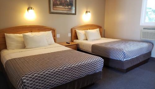 Deluxe Queen Room with Two Queen Beds