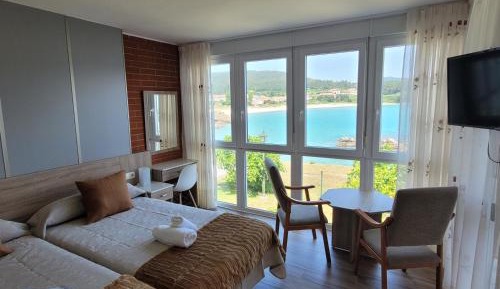 Deluxe Twin Room with Sea View
