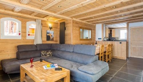Chalet (12 Adults)