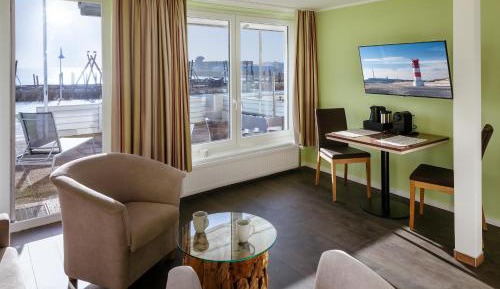 One-Bedroom Apartment with Sea View and Terrace