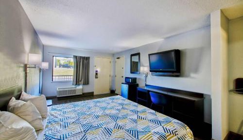 King Room - Disability Access - Non-Smoking
