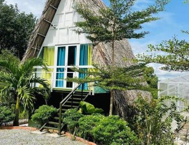 Deluxe Bungalow with Garden View
