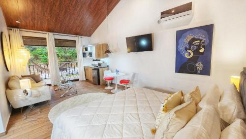 Suite with Mountain View