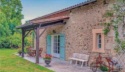 Three-Bedroom Holiday Home 