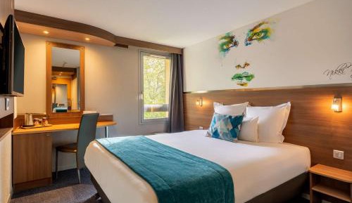 Standard Queen Room with Garden View 