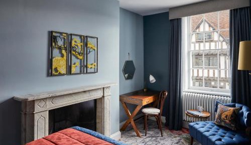 Standard Queen Room