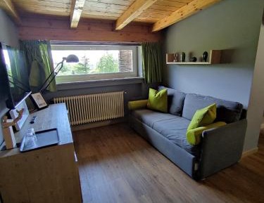 Deluxe Room (2 Adults + 1 Child)
