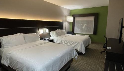 Standard Queen Room with Two Queen Beds
