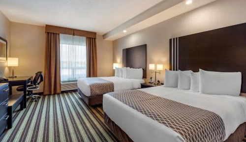 One-Bedroom Queen Suite with Two Queen Beds - Full Kitchen/Non-Smoking