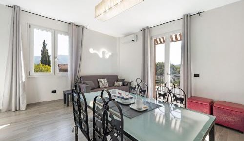 Superior One-Bedroom Apartment with Balcony