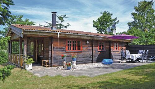 Three-Bedroom Holiday Home 