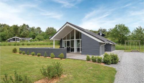 Three-Bedroom Holiday Home 