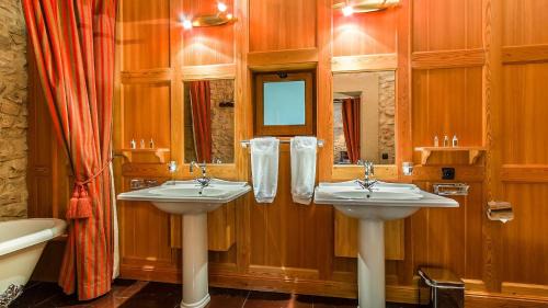 Deluxe Double Room with Bath