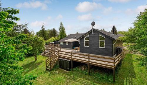 Three-Bedroom Holiday Home 