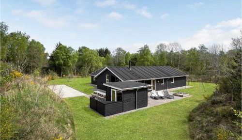 Five-Bedroom Holiday Home