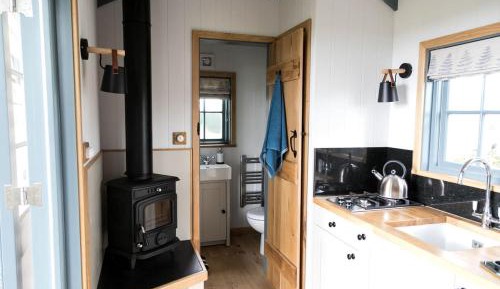 Deluxe Double Room with Shower