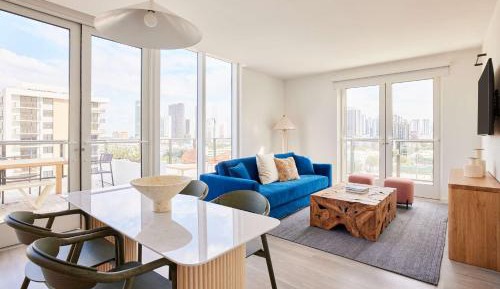 Deluxe King Suite