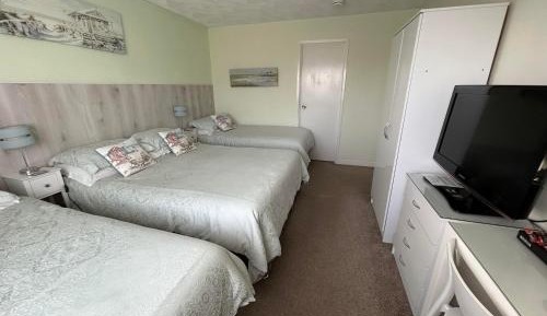 4 - Family Room