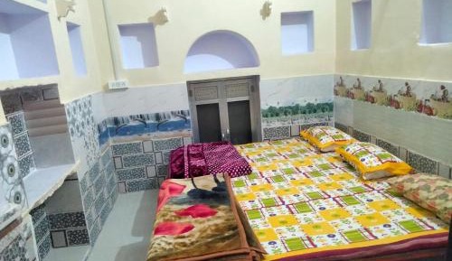 Basic Triple Room with Shared Bathroom