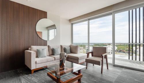 Four-Bedroom Luxury Apartment