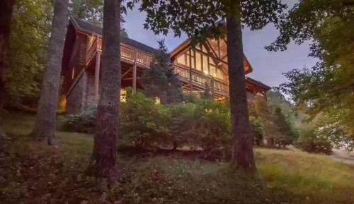 Four-Bedroom Holiday Home