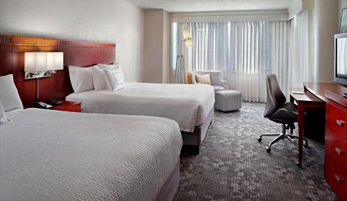Guestroom Two Queens