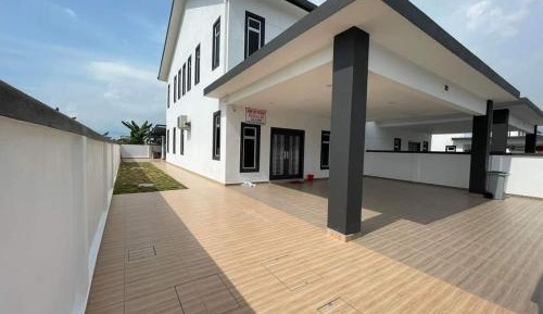 Four-Bedroom Holiday Home