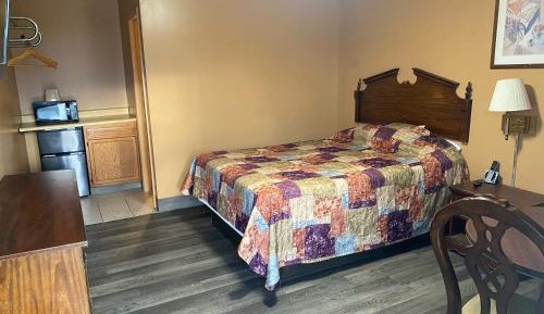 Deluxe Queen Room