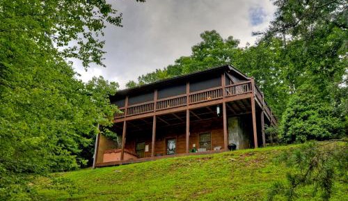 Three-Bedroom Holiday Home 