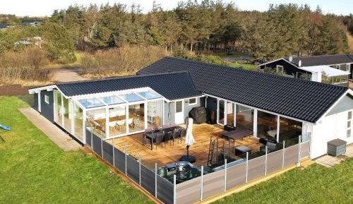 Four-Bedroom Holiday Home