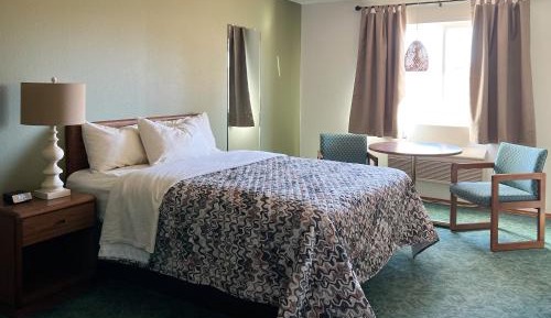 Standard Queen Room