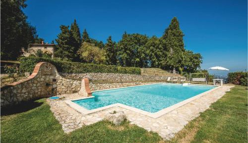 Eight-Bedroom Holiday Home