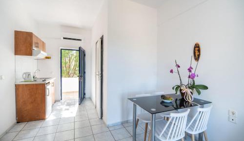 One Bedroom Apartment with Sea View