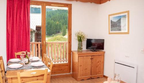 Apartment (6 Adults)